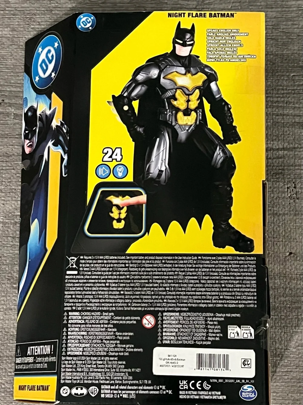 Spin Master DC Batman Night Flare Action Figure 12 in Light Up Sounds Age 4+